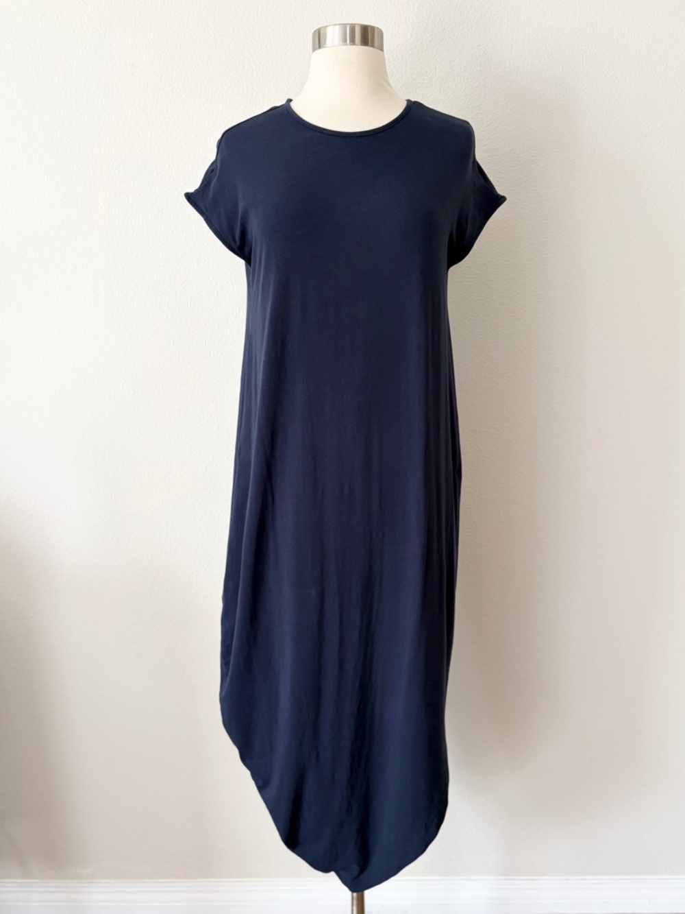 Universal Standard Iconic Geneva Dress
Midnight Navy Blue 3XS (2-4US)